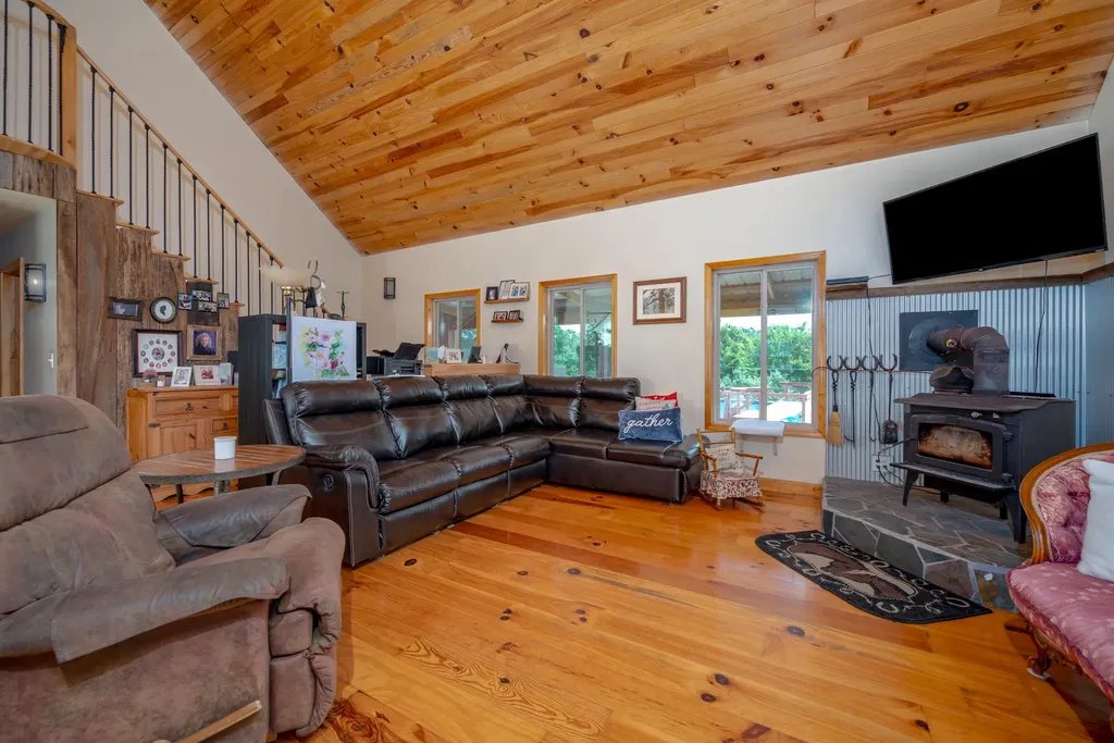575 Ellington Loop Road Morehead KY 40351