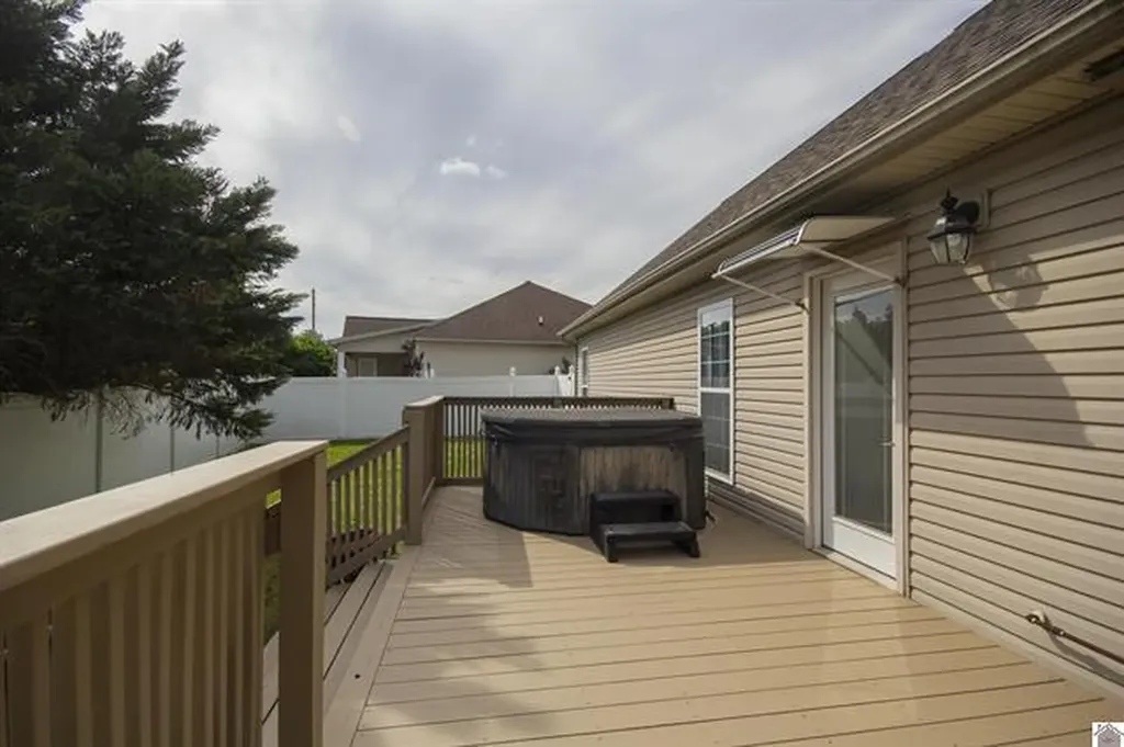 2622 Legends Drive Paducah KY 42001