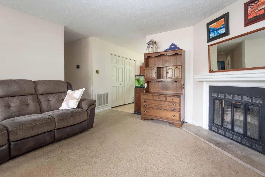 3473 Featheridge Drive Lexington KY 40515