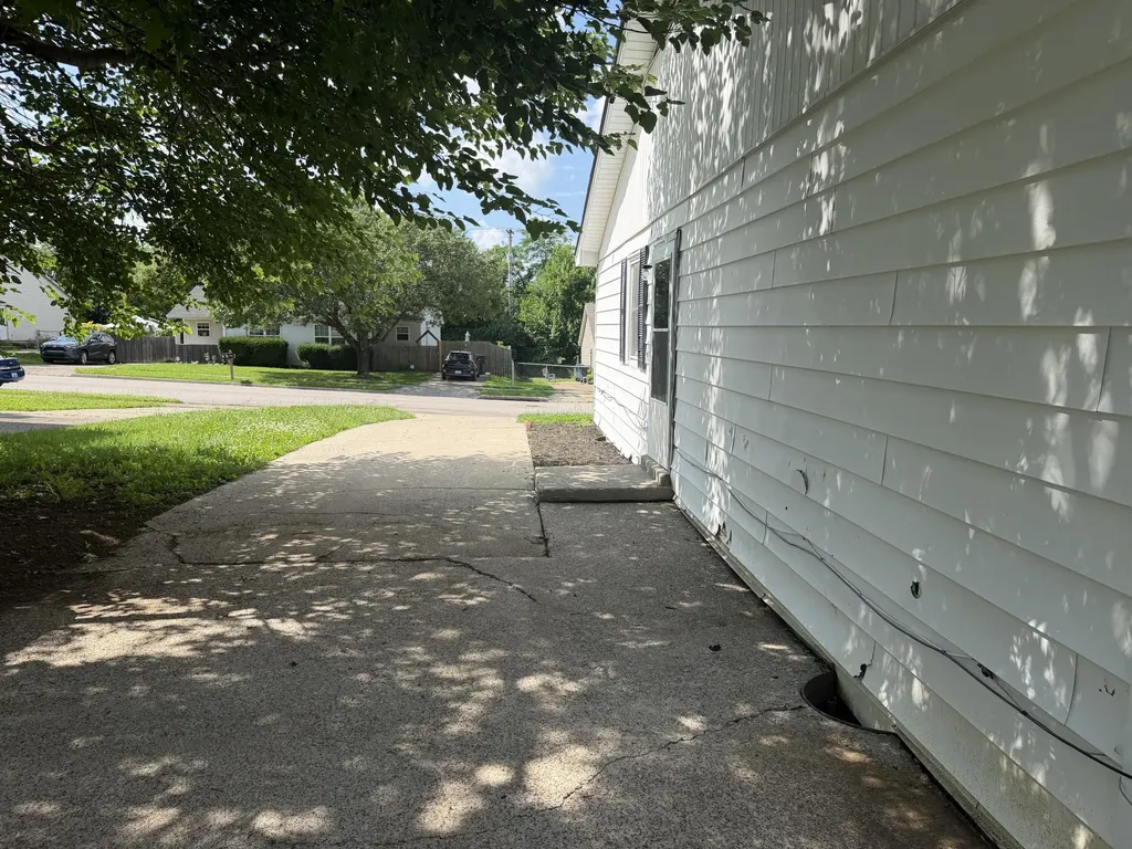 3230 Aqueduct Drive Lexington KY 40517