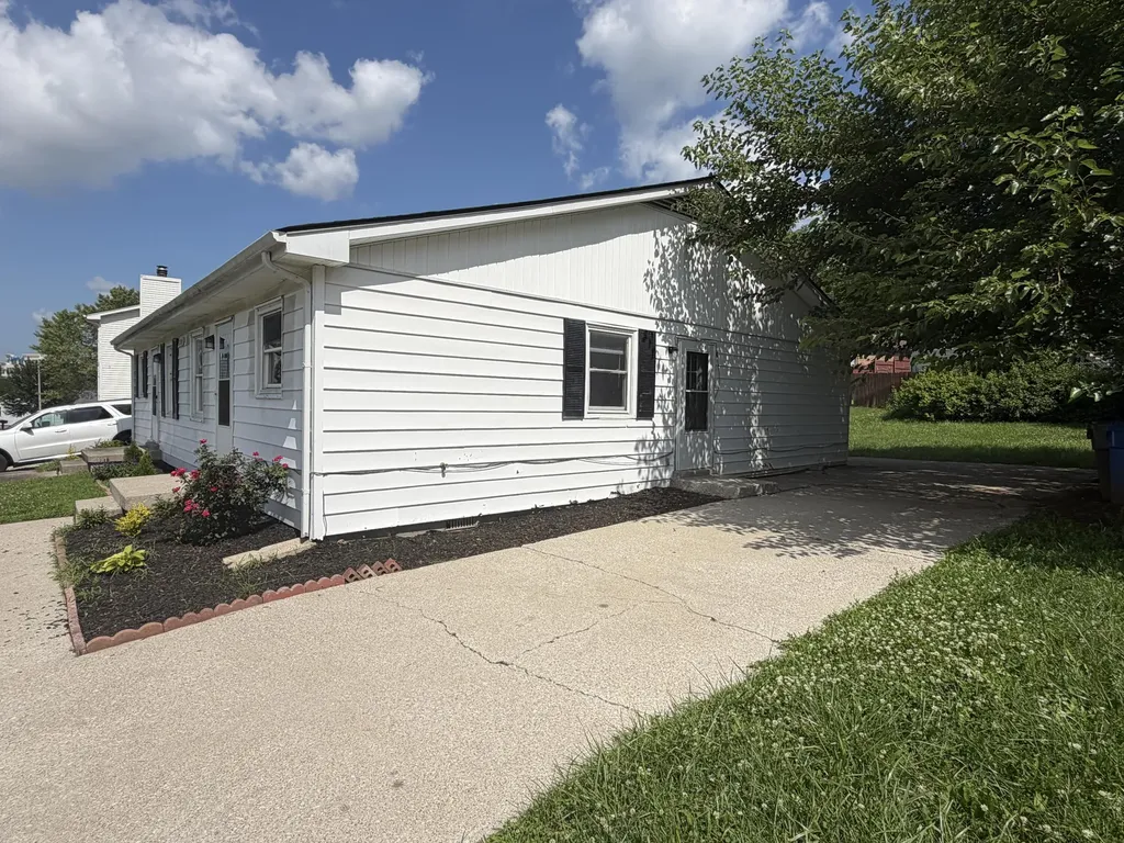 3230 Aqueduct Drive Lexington KY 40517