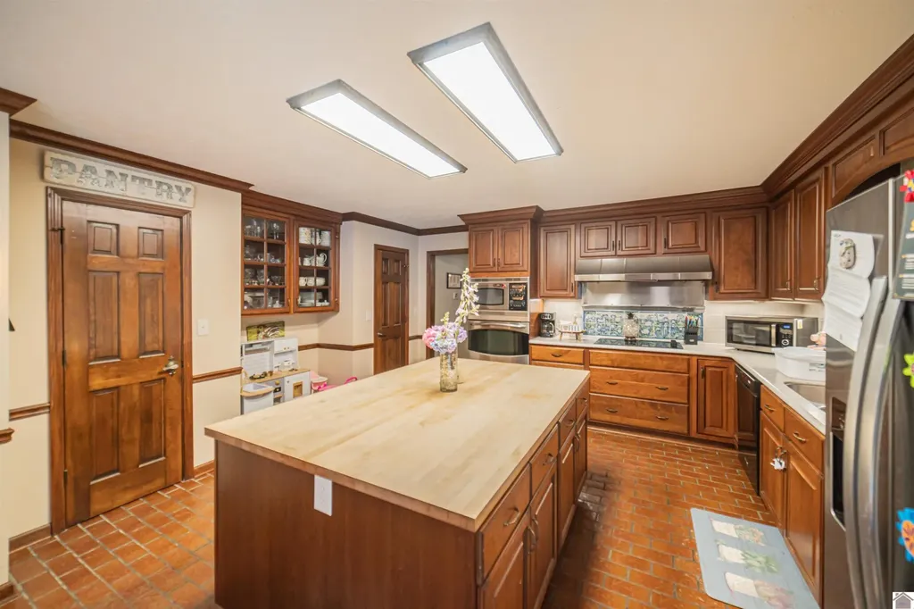 1274 Hedge Lane Paducah KY 42001
