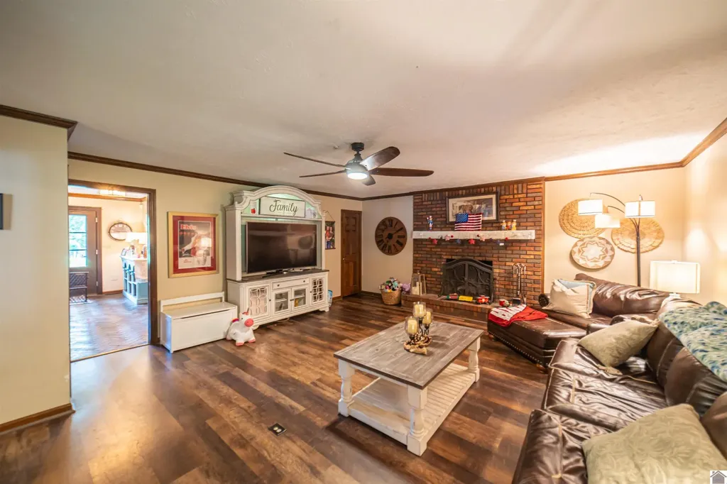 1274 Hedge Lane Paducah KY 42001