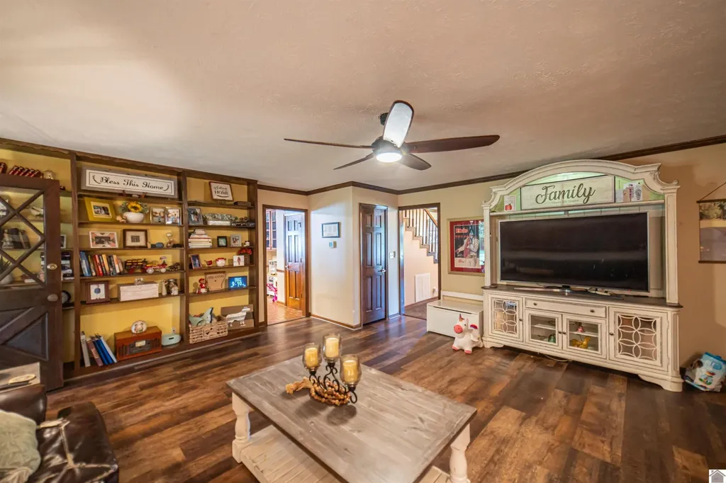 1274 Hedge Lane Paducah KY 42001