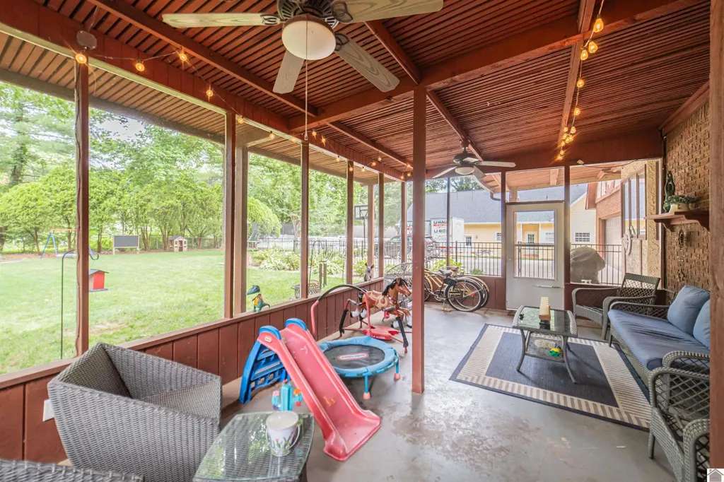 1274 Hedge Lane Paducah KY 42001