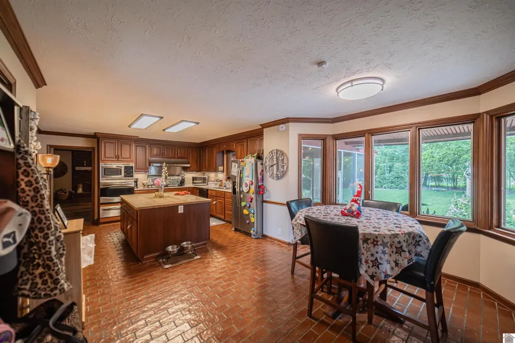 1274 Hedge Lane Paducah KY 42001