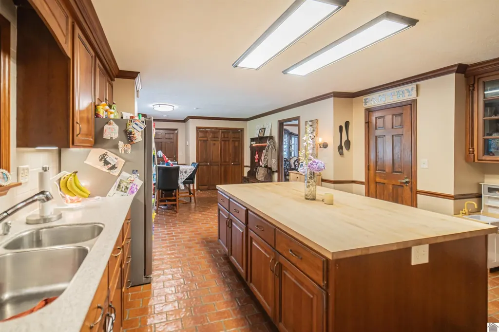 1274 Hedge Lane Paducah KY 42001