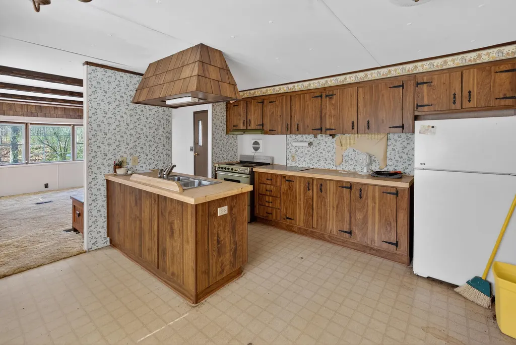 2526 Axel Creek Road Salem KY 42078