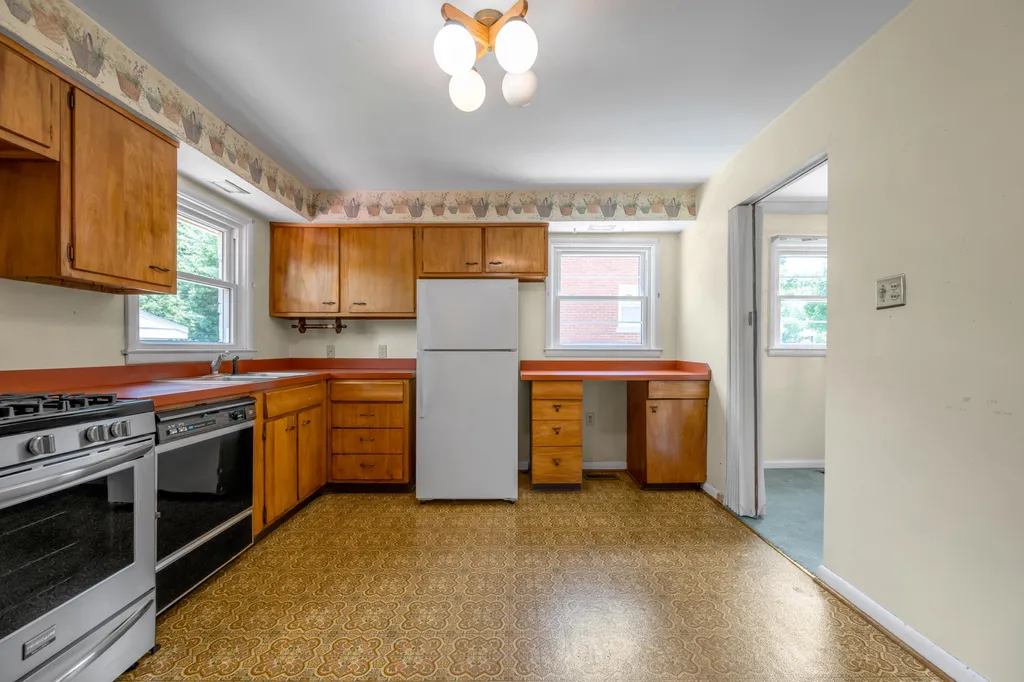209 E Lowry Lane Lexington KY 40503