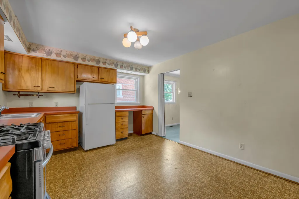 209 E Lowry Lane Lexington KY 40503