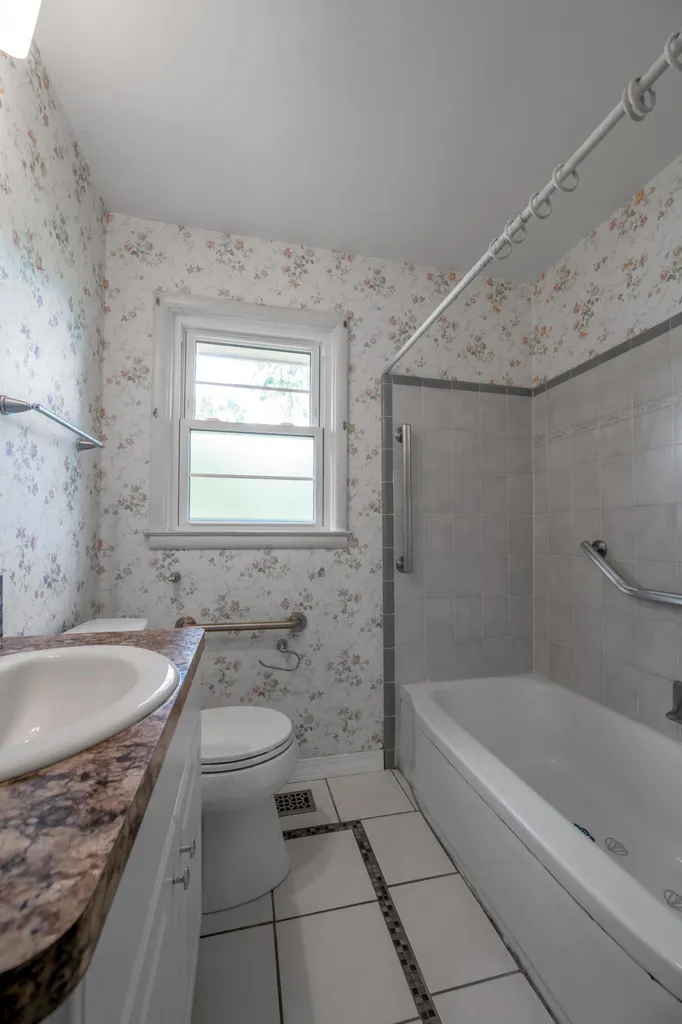 209 E Lowry Lane Lexington KY 40503