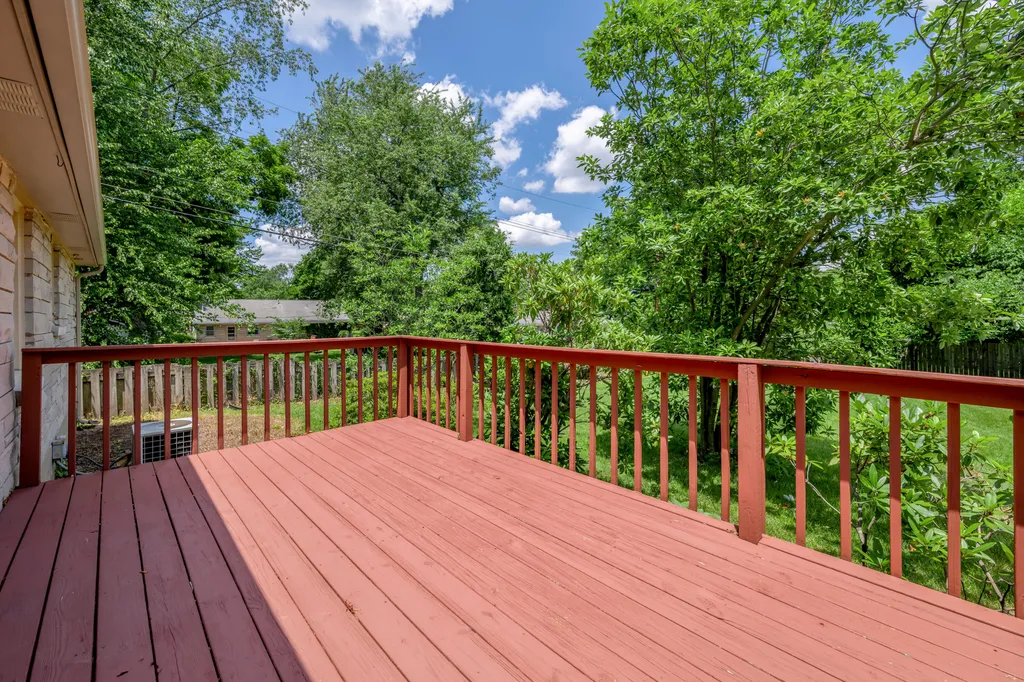 209 E Lowry Lane Lexington KY 40503