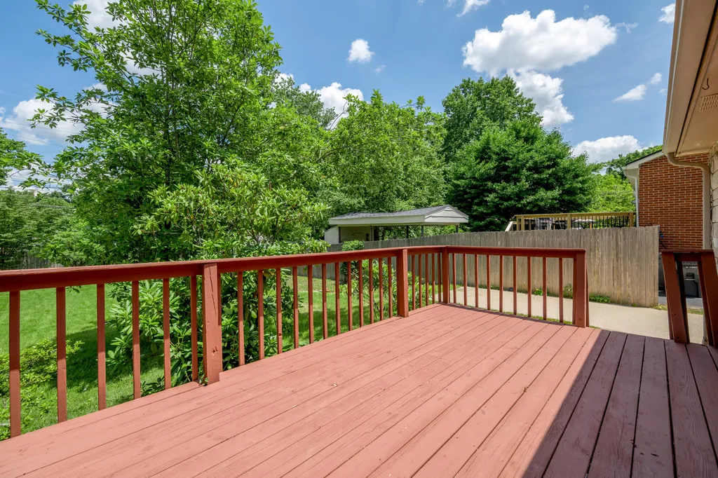 209 E Lowry Lane Lexington KY 40503