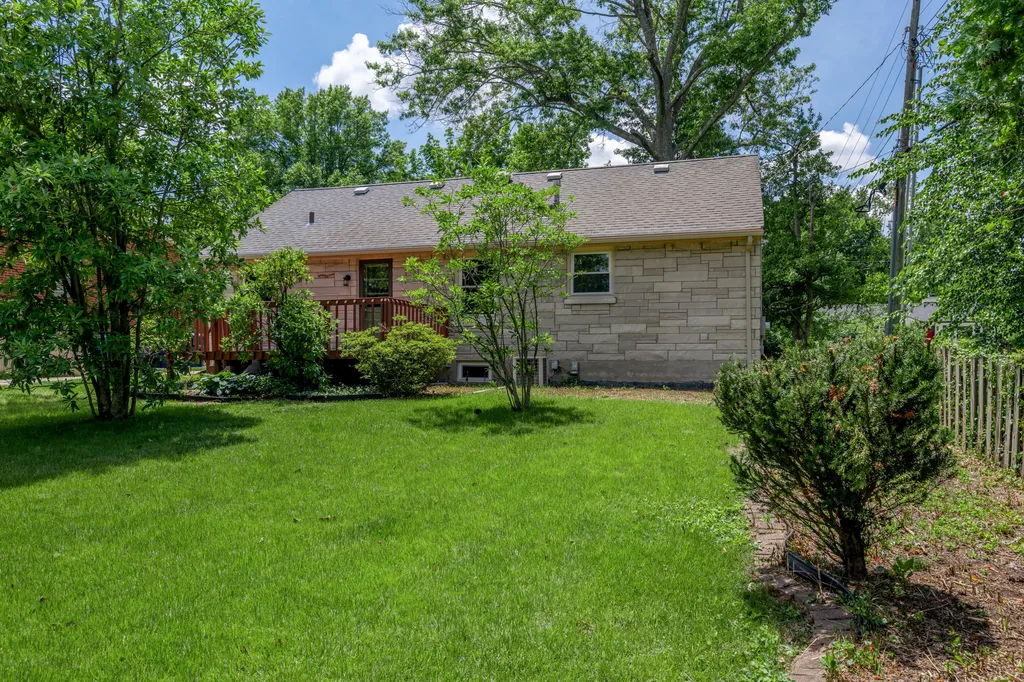 209 E Lowry Lane Lexington KY 40503