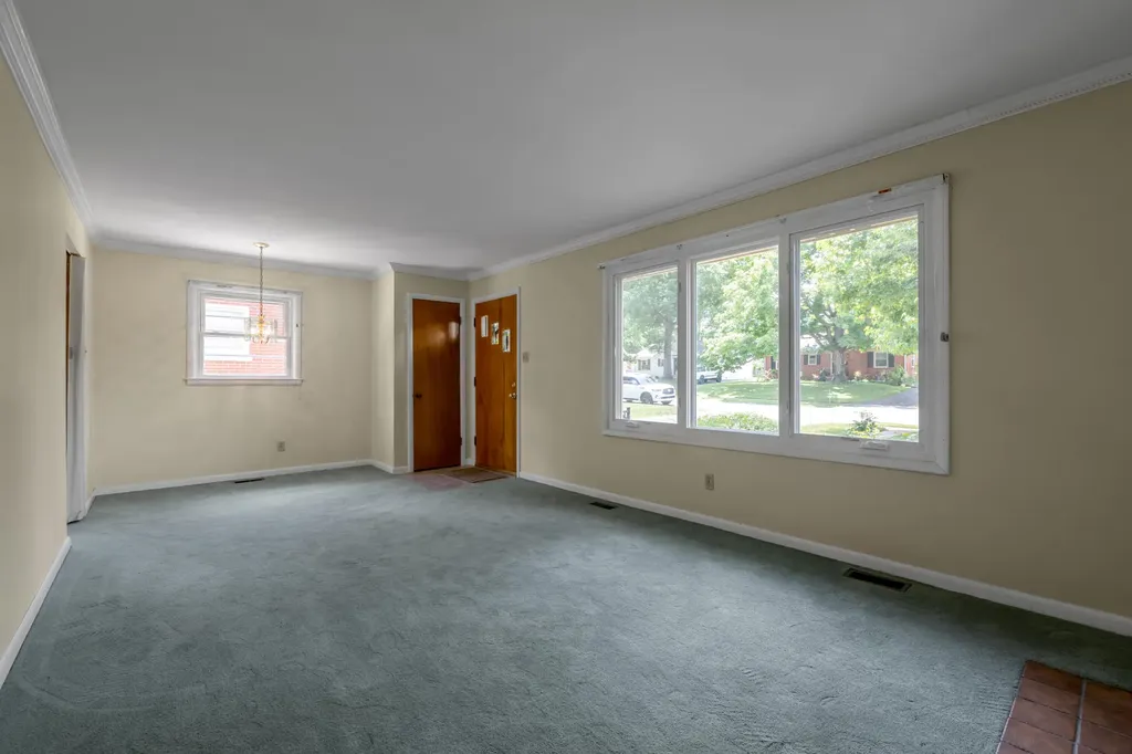 209 E Lowry Lane Lexington KY 40503
