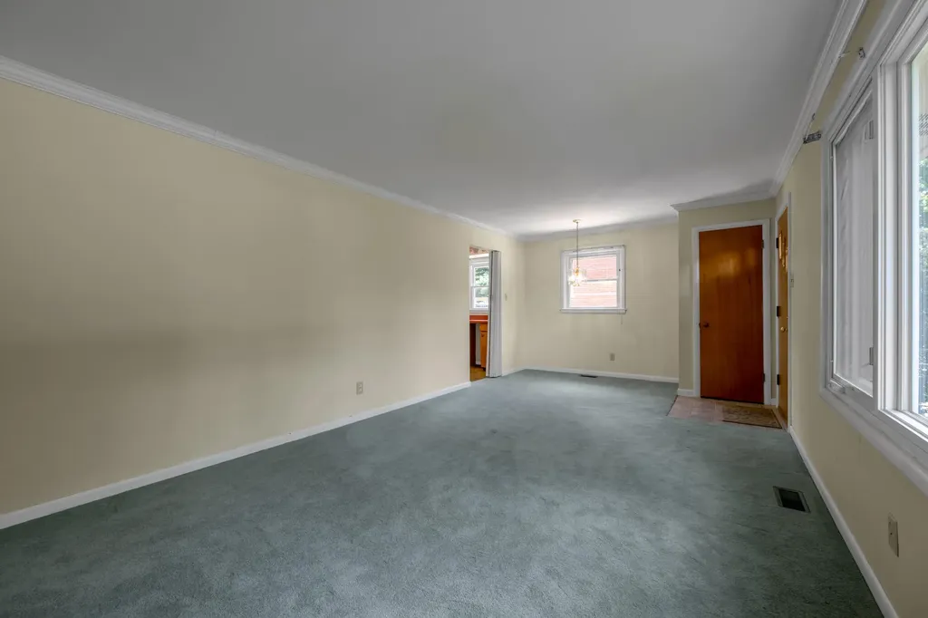 209 E Lowry Lane Lexington KY 40503