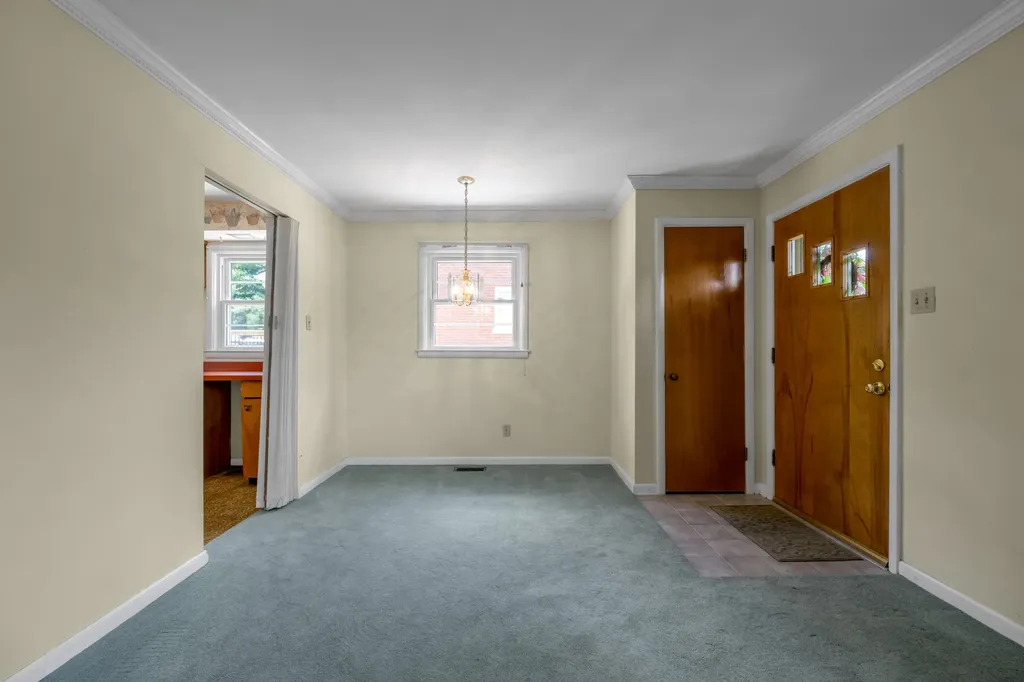 209 E Lowry Lane Lexington KY 40503