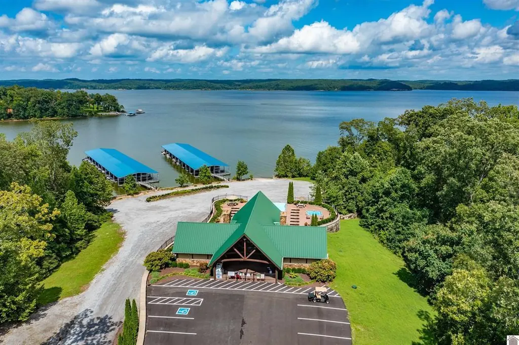 200 Tow Lane Murray KY 42071