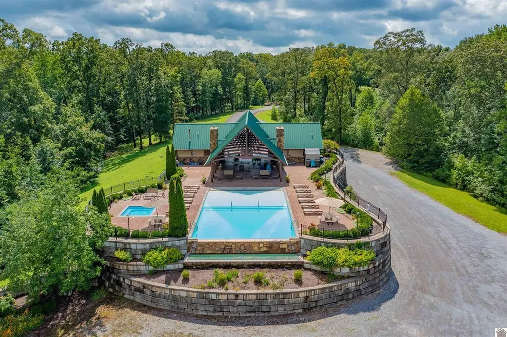 200 Tow Lane Murray KY 42071