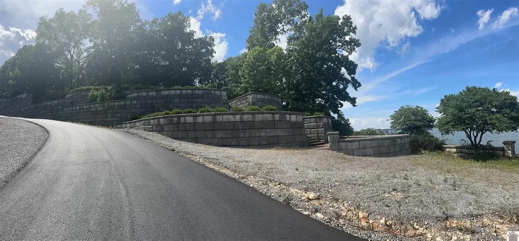 200 Tow Lane Murray KY 42071