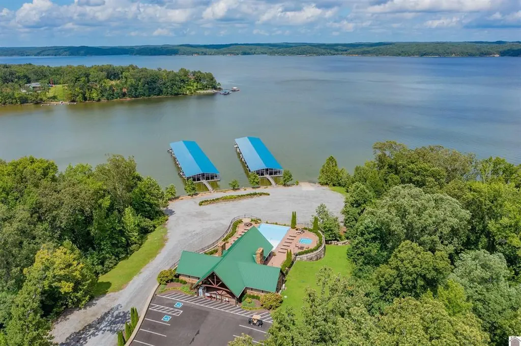 200 Tow Lane Murray KY 42071