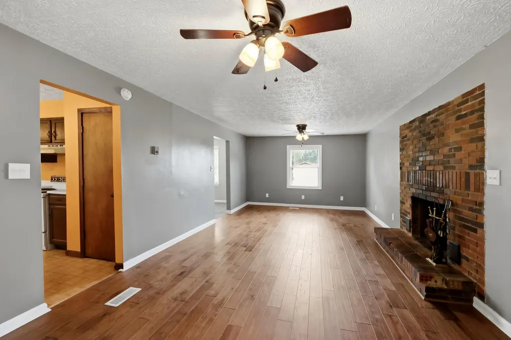 104 Crouch Lane Irvine KY 40336