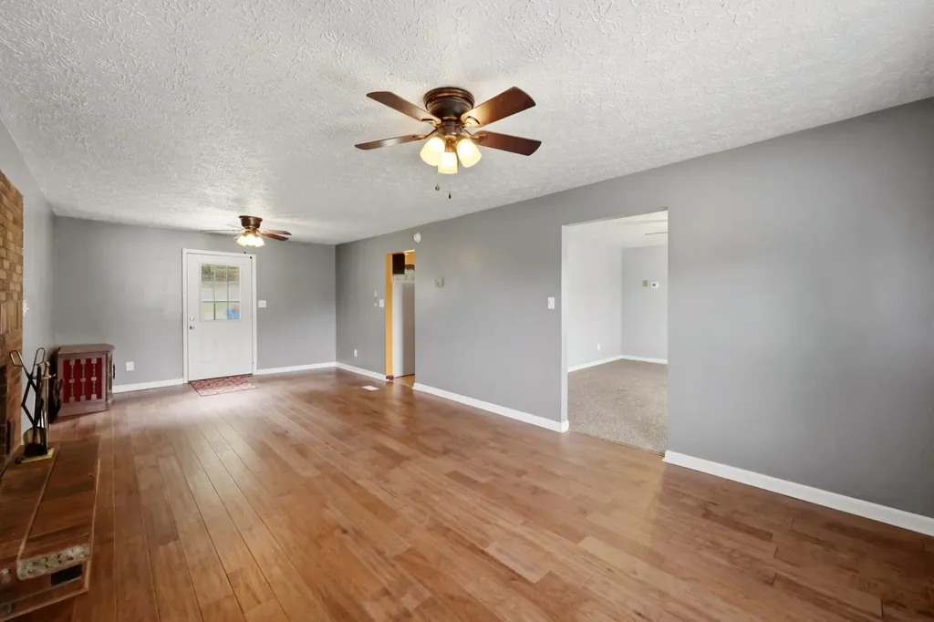 104 Crouch Lane Irvine KY 40336