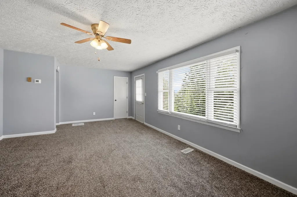 104 Crouch Lane Irvine KY 40336