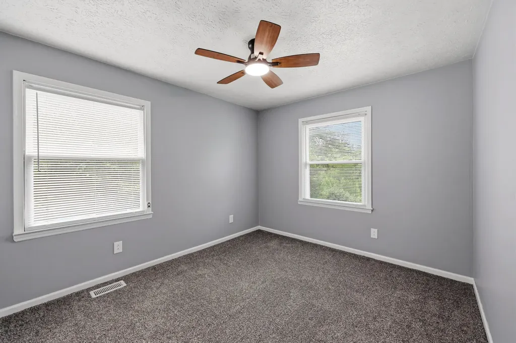 104 Crouch Lane Irvine KY 40336