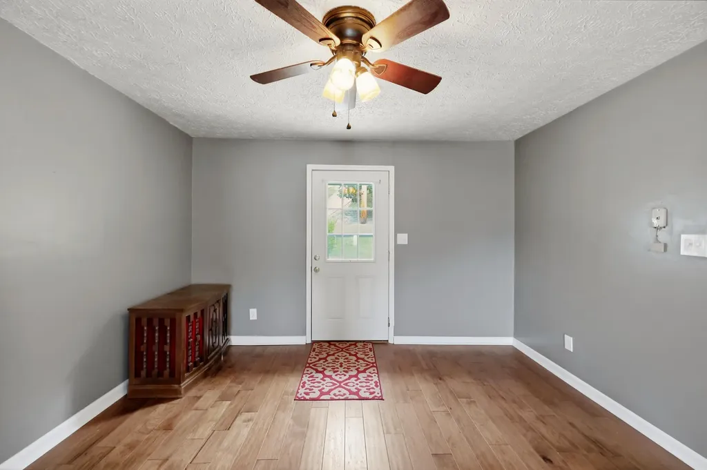 104 Crouch Lane Irvine KY 40336