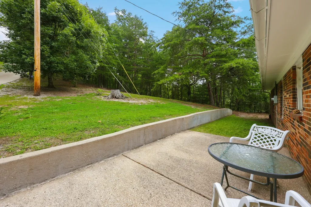 104 Crouch Lane Irvine KY 40336