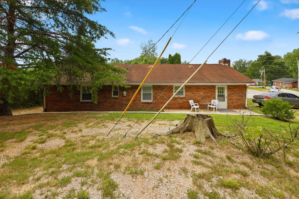 104 Crouch Lane Irvine KY 40336