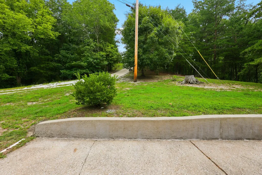 104 Crouch Lane Irvine KY 40336