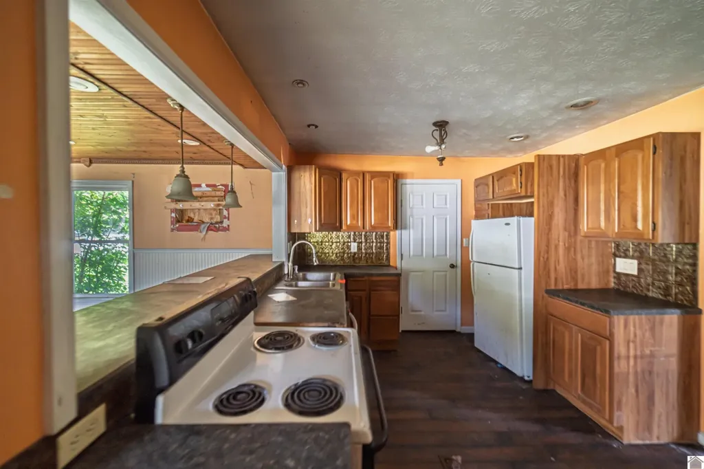 312 Anita Lane Ledbetter KY 42058