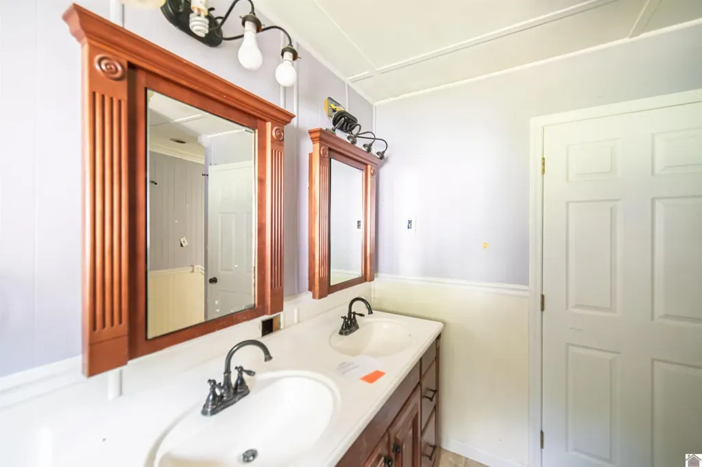 312 Anita Lane Ledbetter KY 42058
