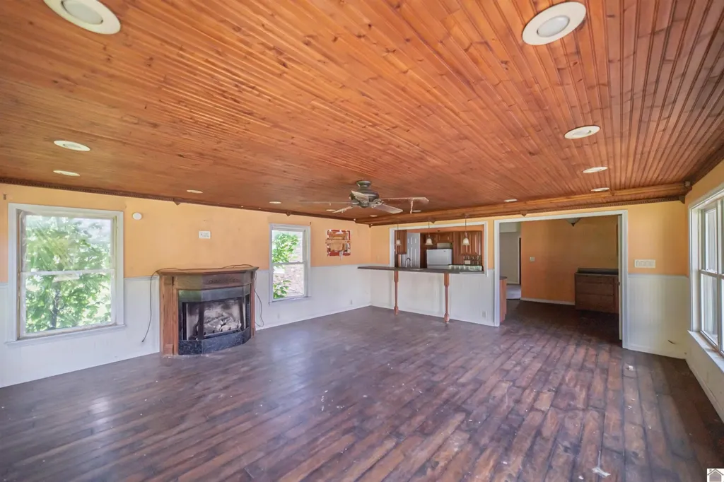 312 Anita Lane Ledbetter KY 42058