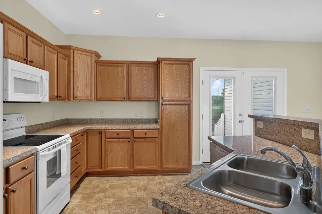 1717 Betty's Court Lexington KY 40505
