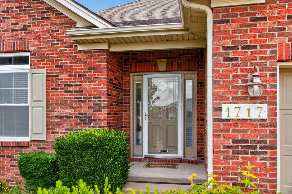 1717 Betty's Court Lexington KY 40505