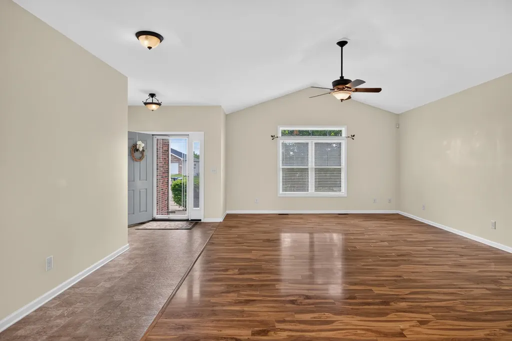 1717 Betty's Court Lexington KY 40505