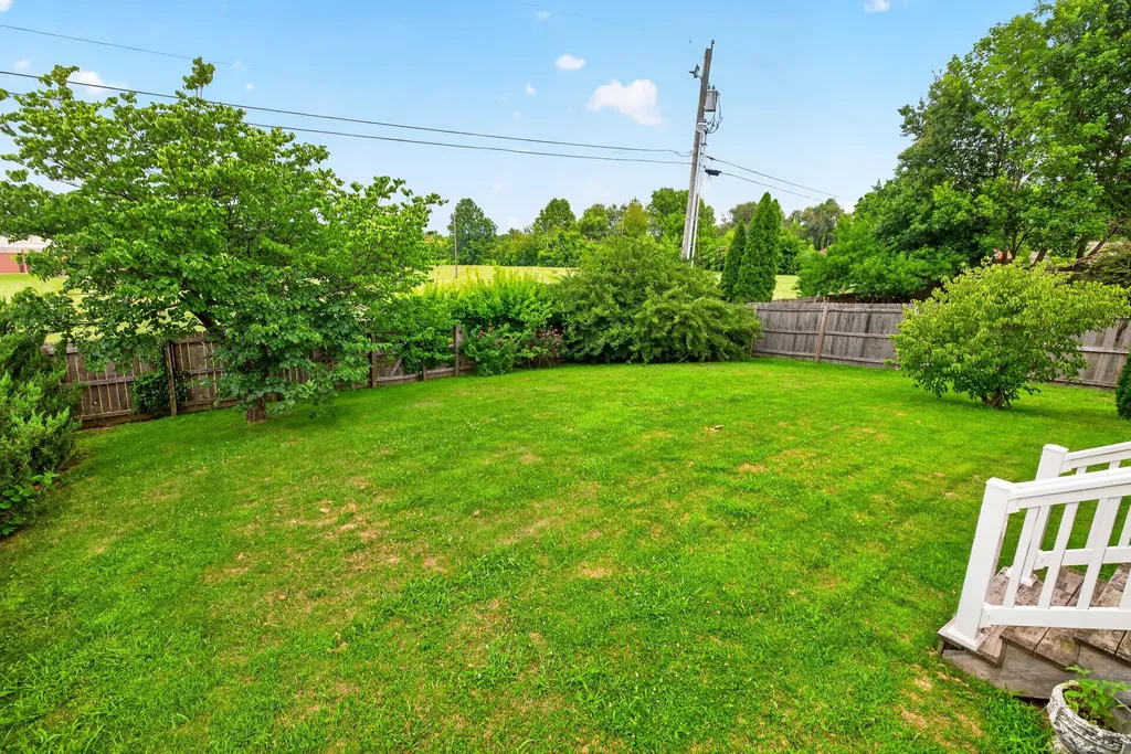 1717 Betty's Court Lexington KY 40505
