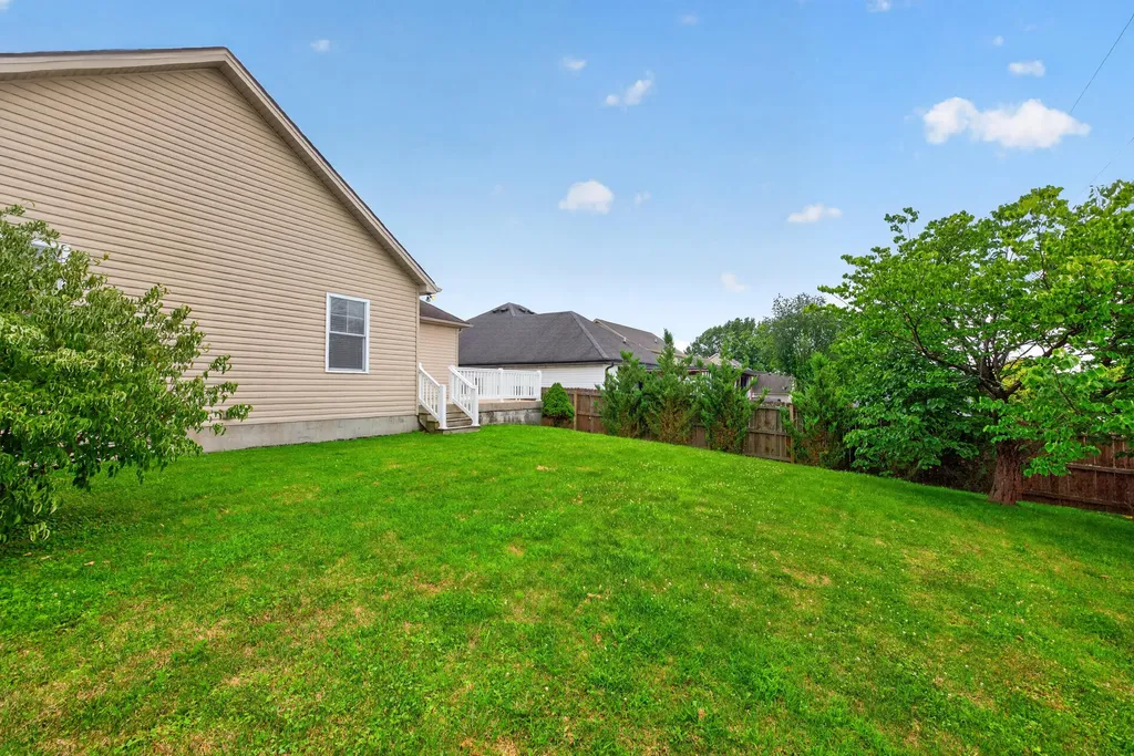 1717 Betty's Court Lexington KY 40505