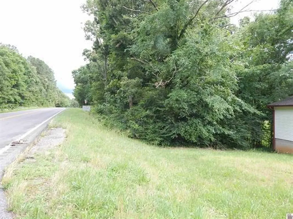 11250 E 68 Highway Benton KY 42025