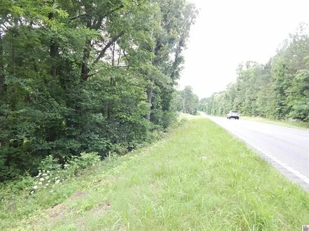 11250 E 68 Highway Benton KY 42025