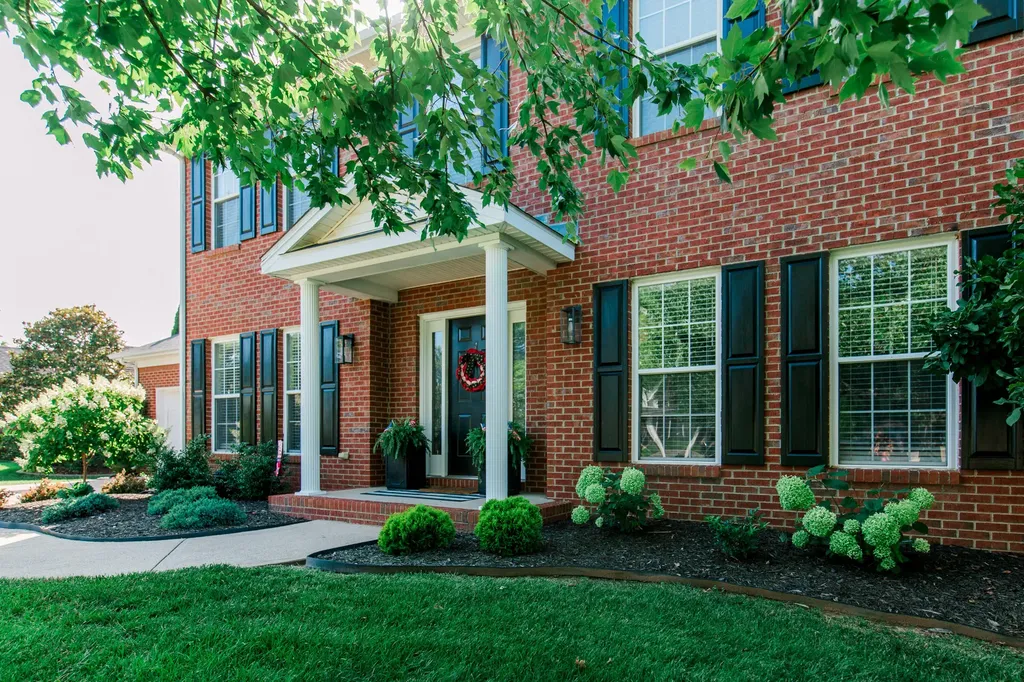 308 S Hill Road Versailles KY 40383