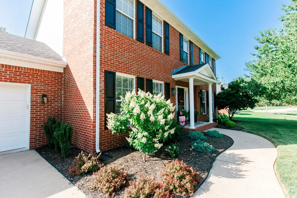 308 S Hill Road Versailles KY 40383