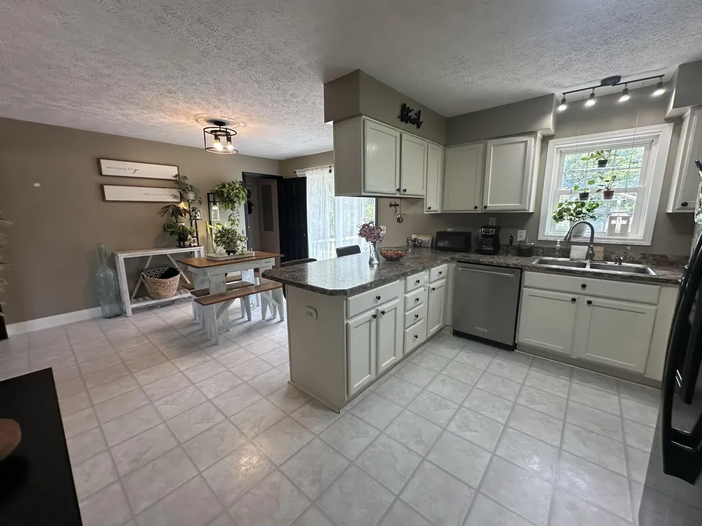 2000 Dawson Road Princeton KY 42445