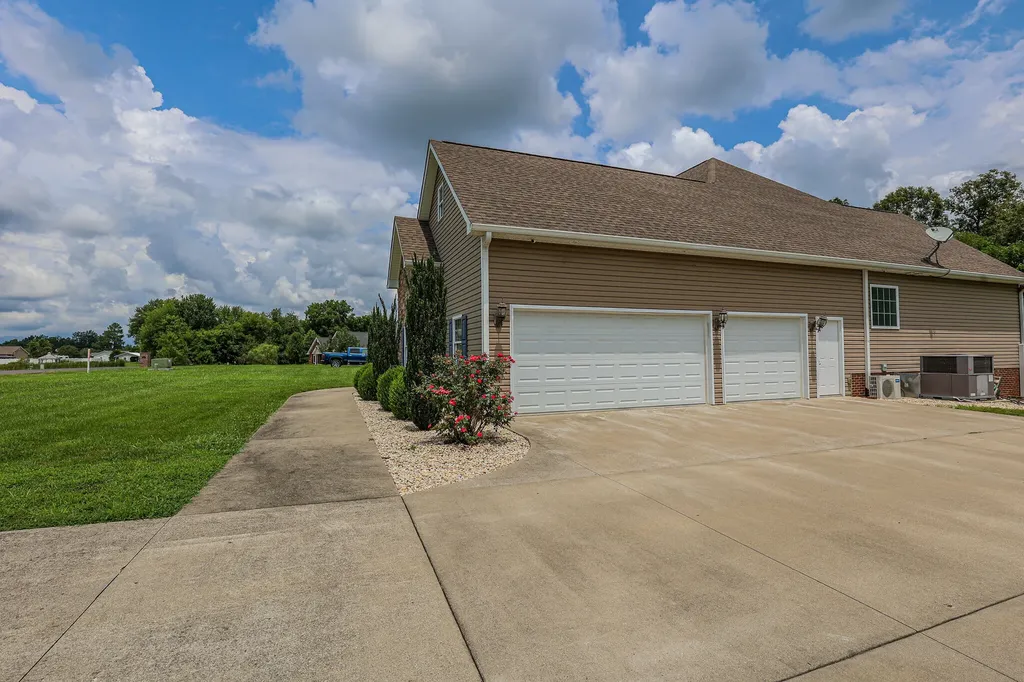157 Alben Drive Benton KY 42025