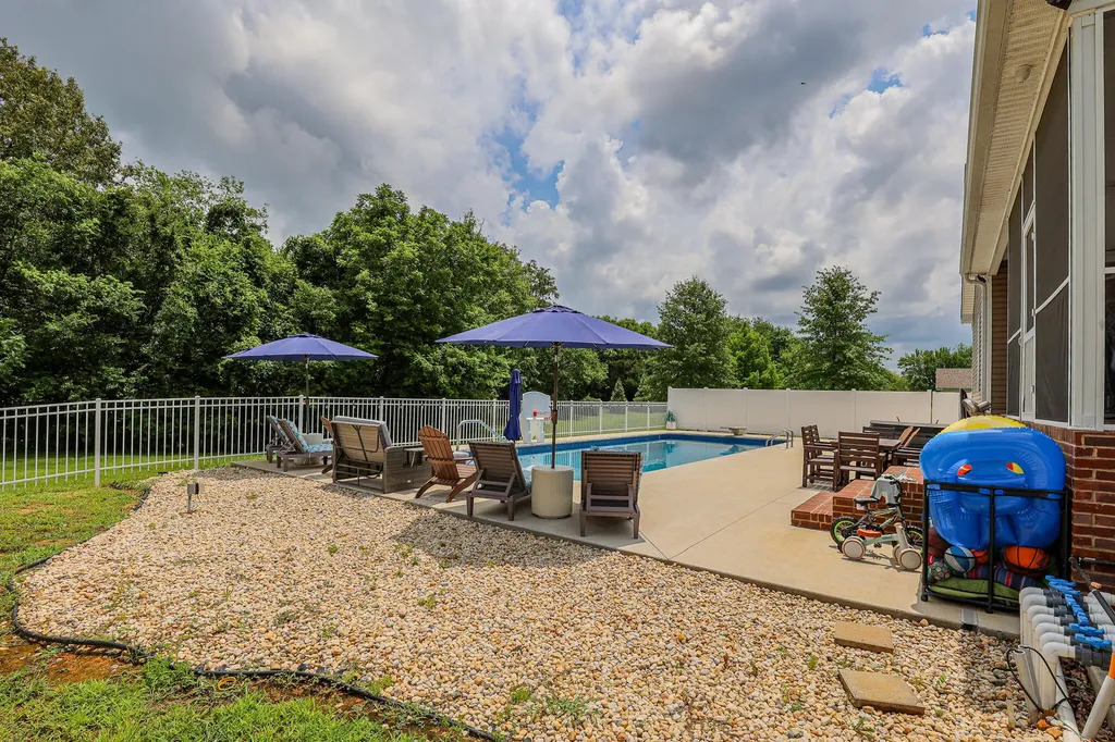 157 Alben Drive Benton KY 42025