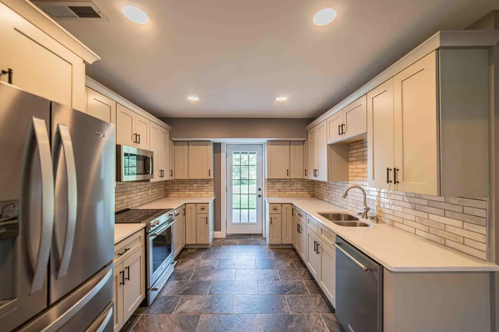3259 Big Bear Highway Benton KY 42025
