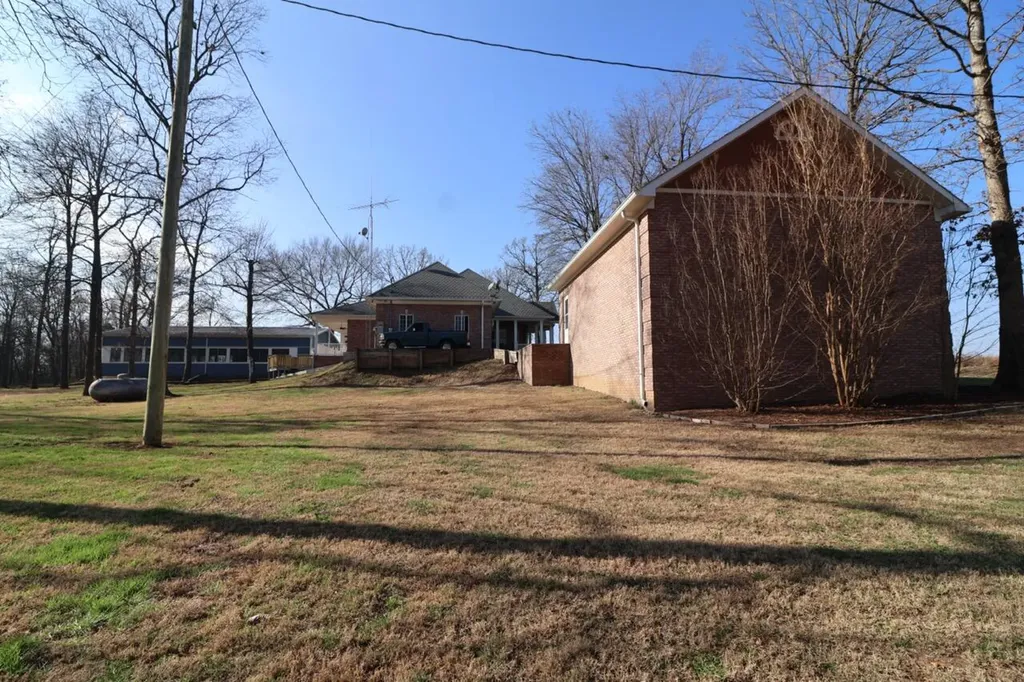 2933 Trace Creek Church Road Mayfield KY 42066